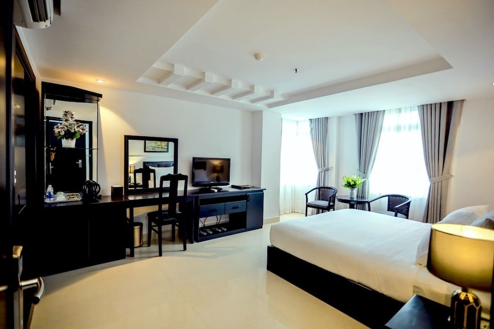 Deluxe Double Room, City View