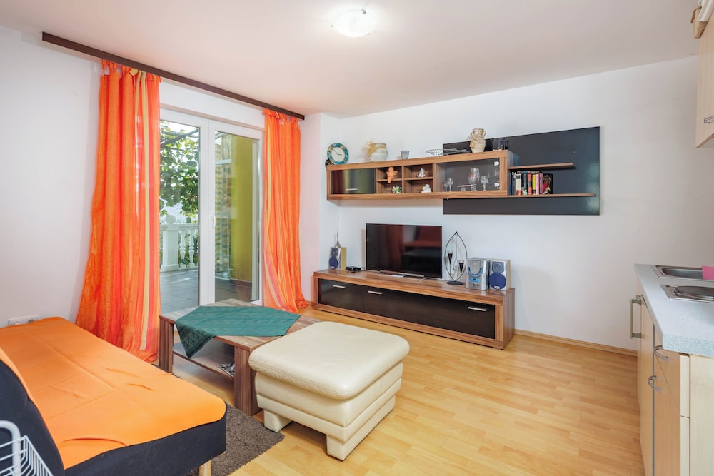 Family Apartment, Multiple Bedrooms (Seaview House Helena - Apartment 2) photo 2