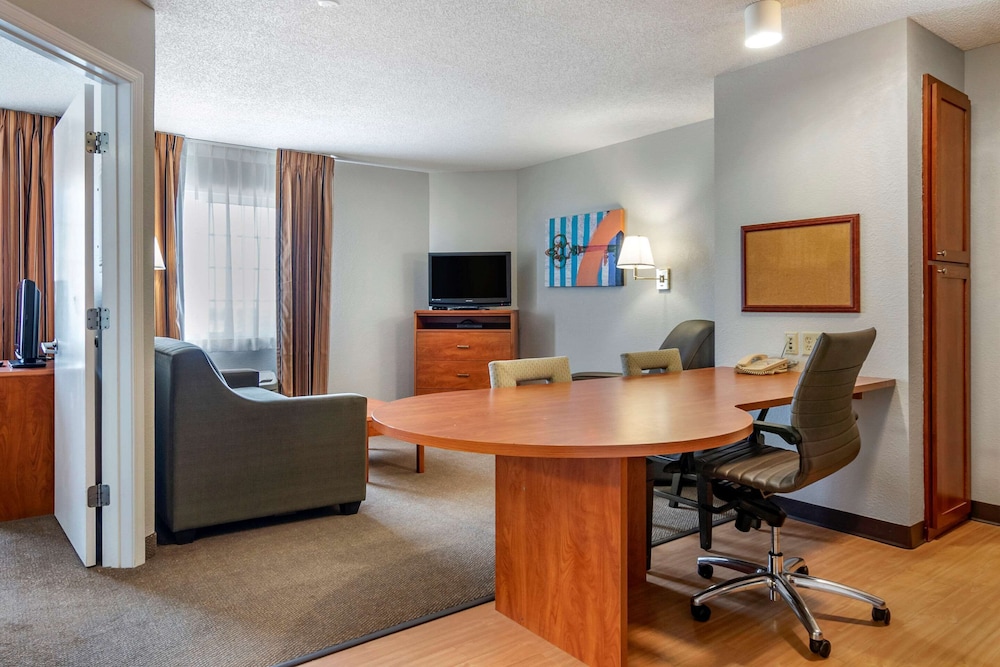 Signature Suite, 1 Queen Bed, Accessible, Non Smoking (Efficiency) - Photo 3