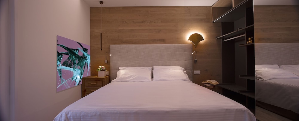 Standard Double or Twin Room - Photo 2