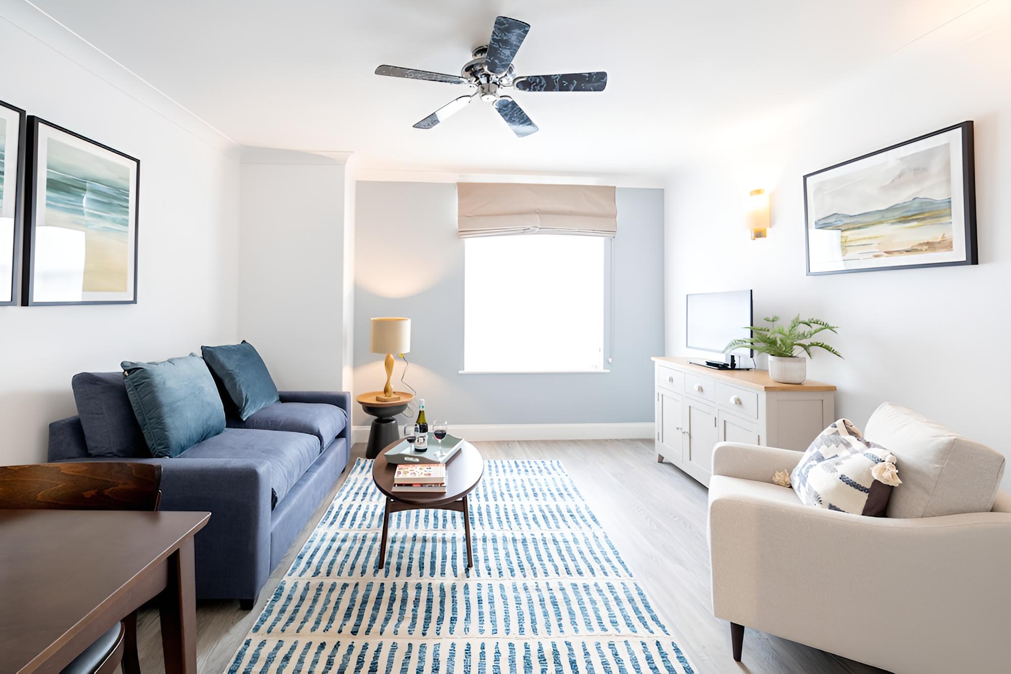 One Bedroom Apartment (with Sofa Bed)