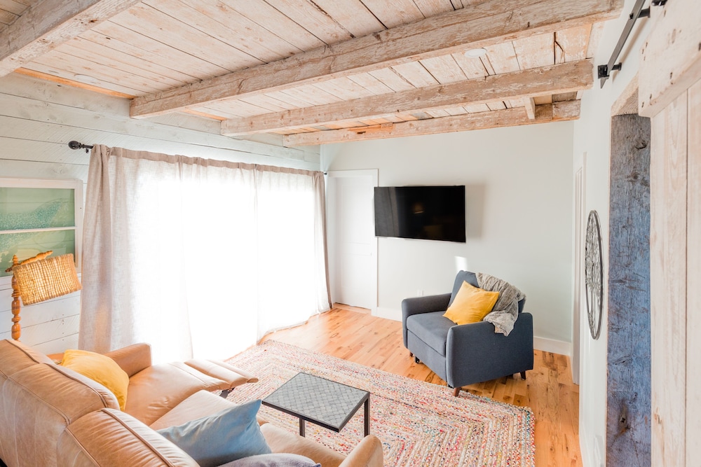 Seahorse Cottage, 2 Bedrooms, Ocean View photo 3