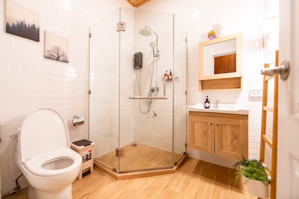 Two Bedroom Suite with Kitchen (Breakfast Included, Dinner Not Included) - Photo 29