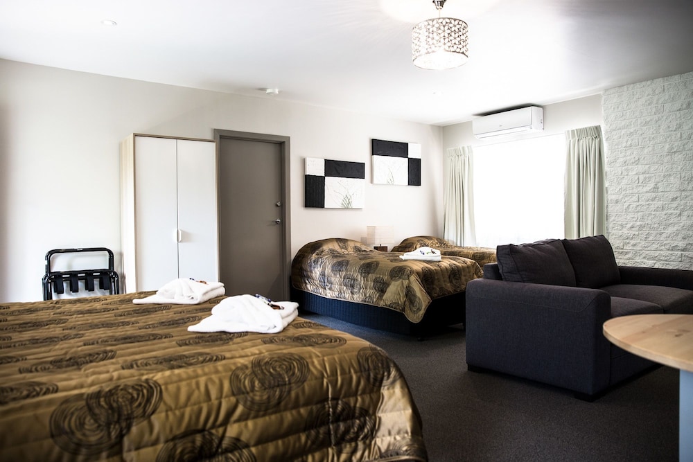 Large Luxury Suite photo 1