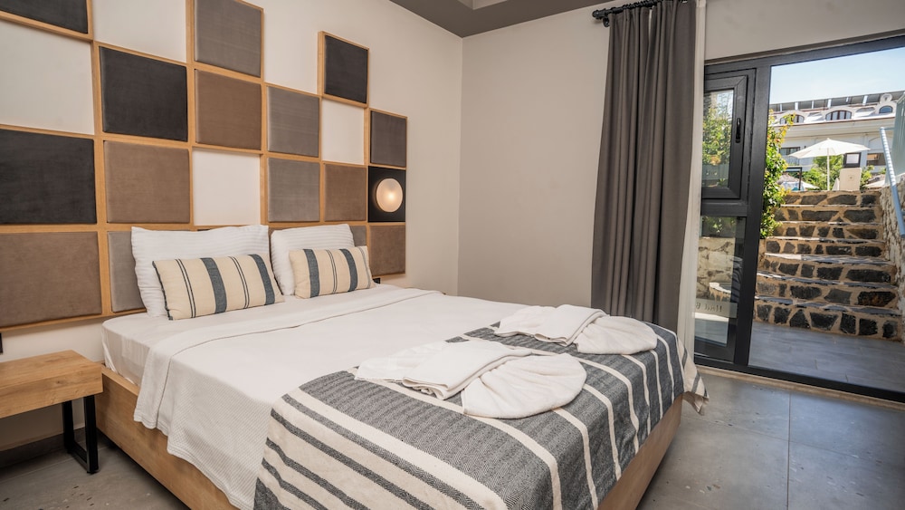 Deluxe Room, Garden View, Ground Floor