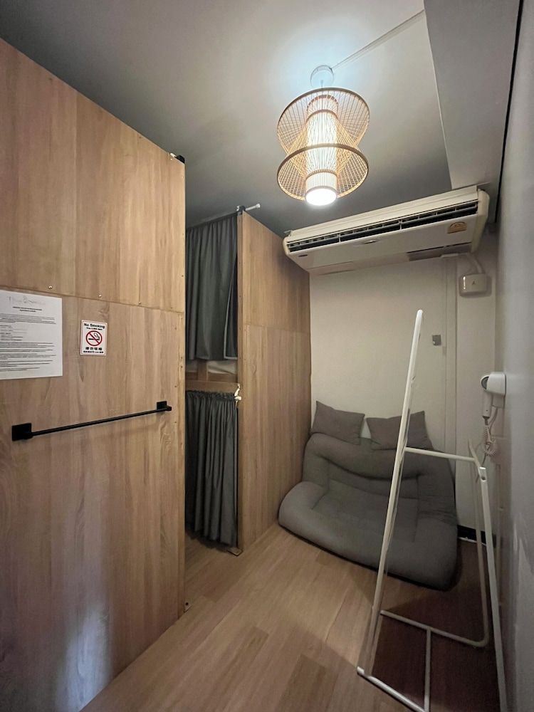 Basic Quadruple Room, Multiple Beds photo 1