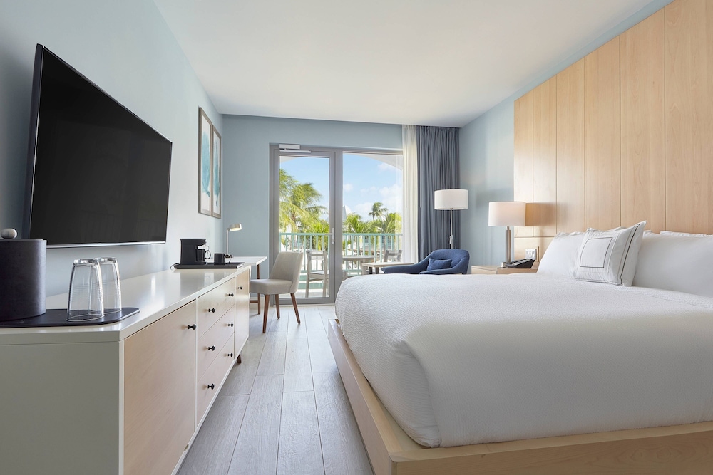 Room, 1 King Bed (Garden View) - Photo 1