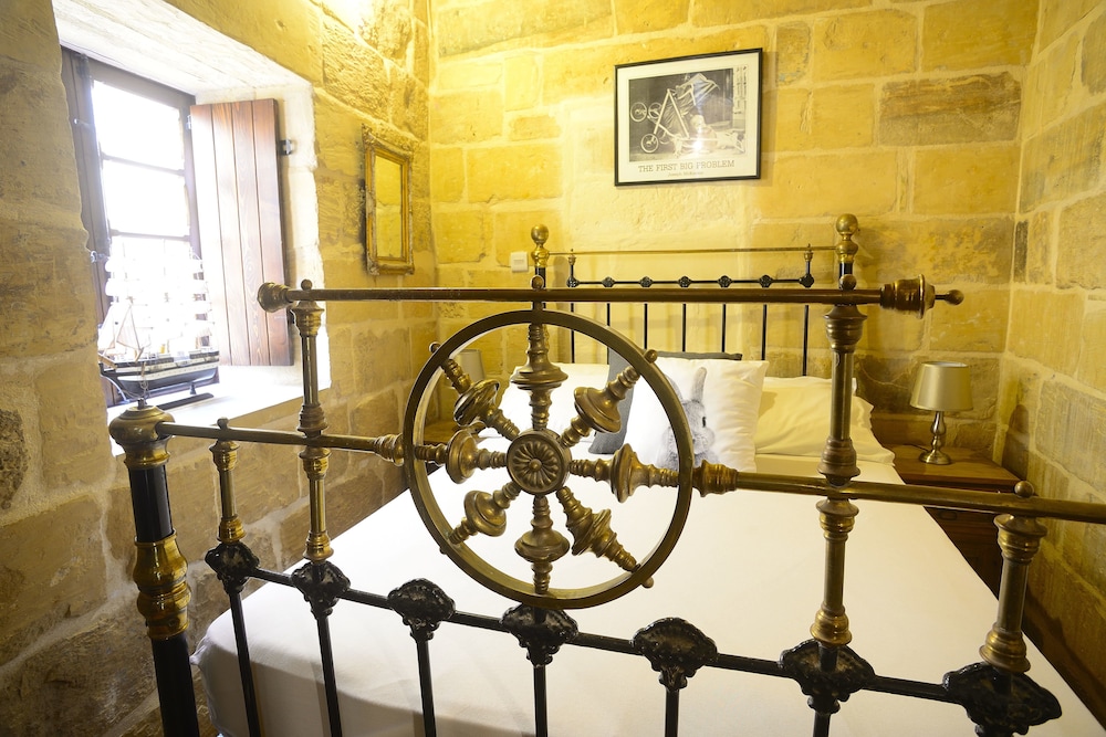 Comfort Single Room, Ensuite, Courtyard Area photo 1