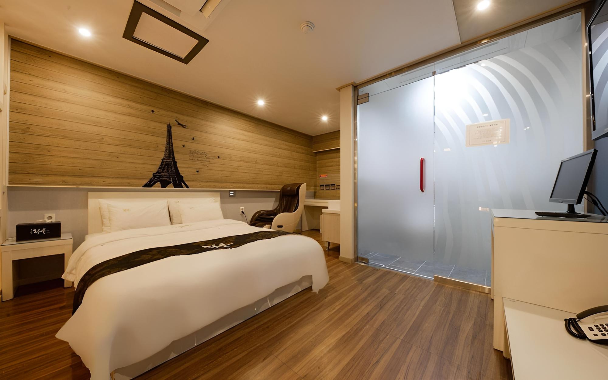 Room (Double story room(love chair)) - Photo 4