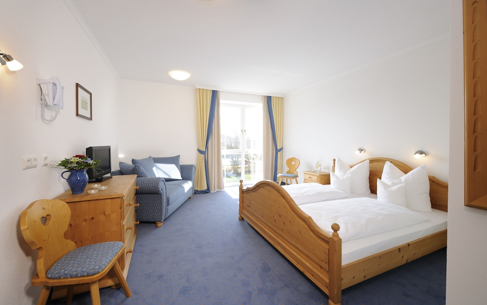 Double Room with Extra Bed photo 2