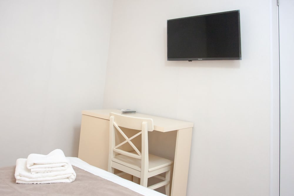 Deluxe Double Room, 1 Queen Bed photo 3