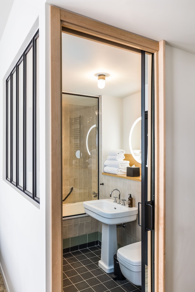 Basic Double Room (XS Cocoon)