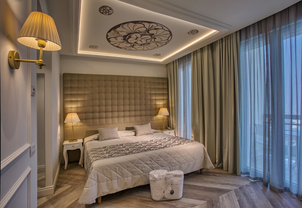 Deluxe Double or Twin Room - Photo 1