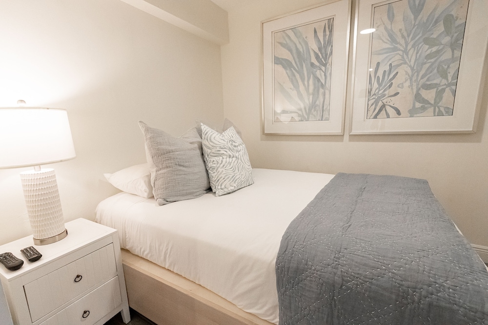 Premium Two Bedroom Suite photo 2