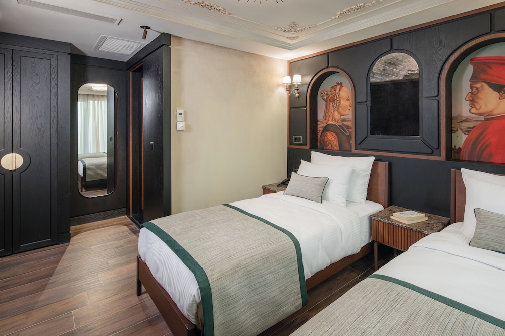 Standard Double or Twin Room photo 1
