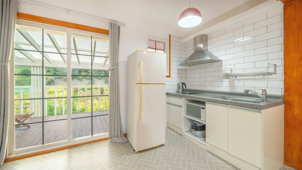 Basic Room, 1 Bedroom (Room 207) - Photo 4