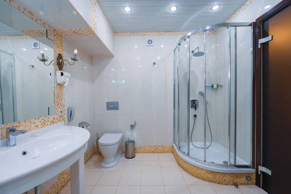 Suite - Photo 9