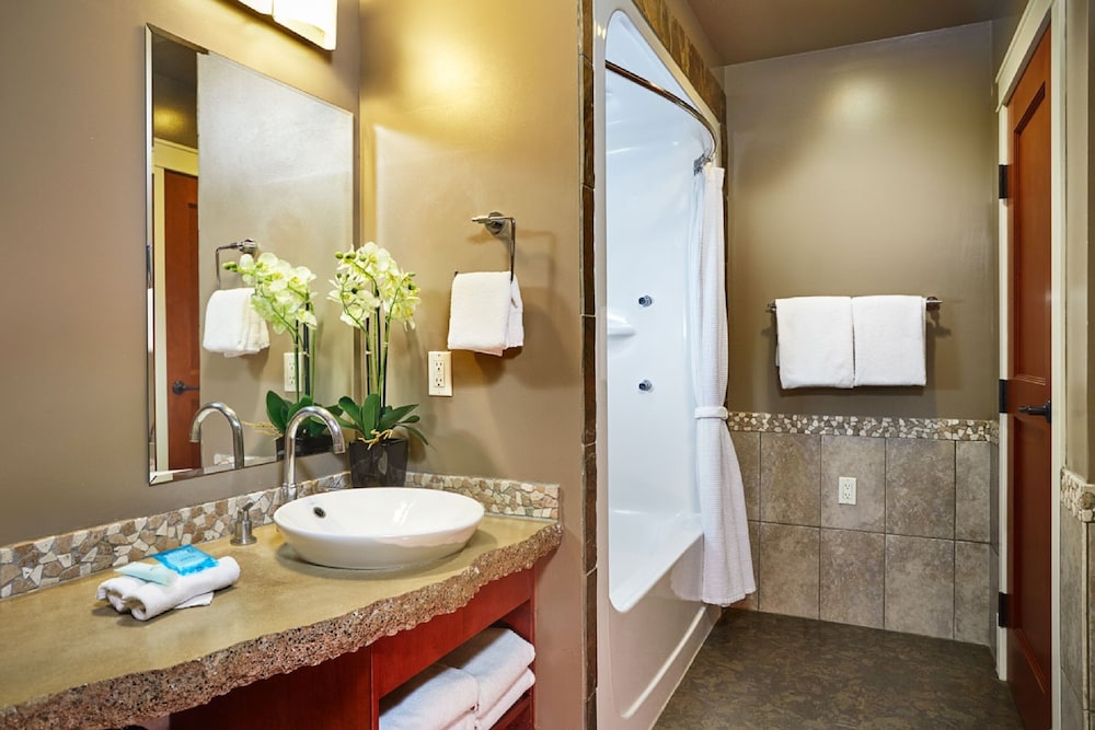 Standard Suite, 2 Bedrooms, 2 Bathrooms - Photo 6
