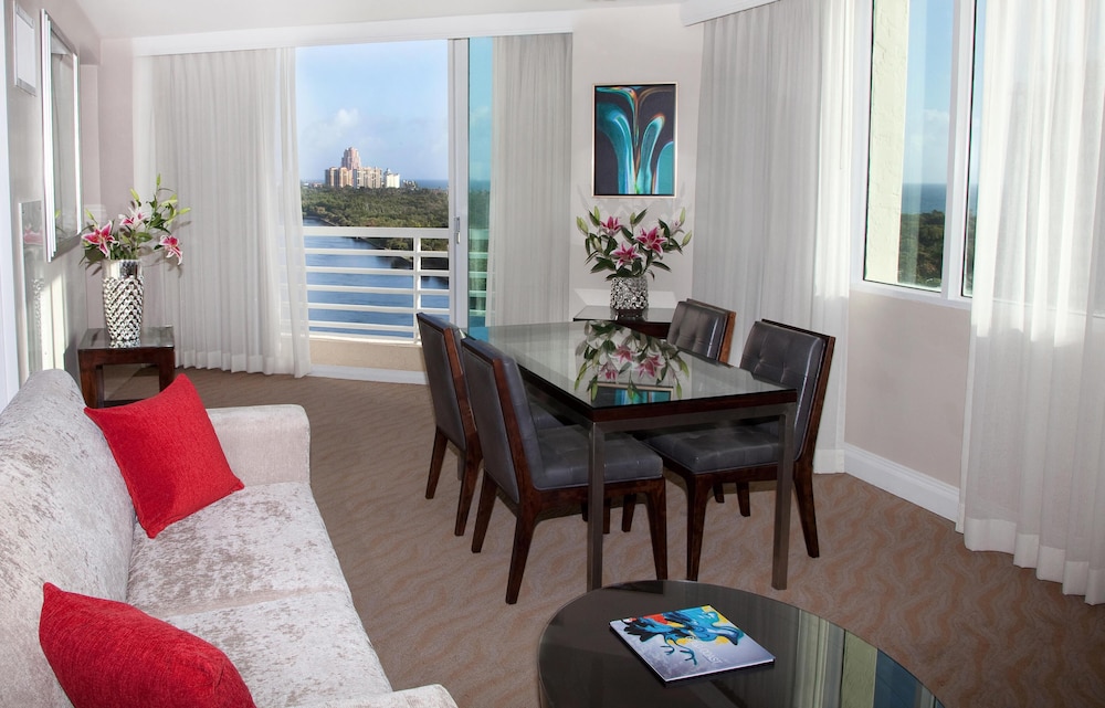 Suite, 1 King Bed (Panoramic Intracoastal View) - Photo 1