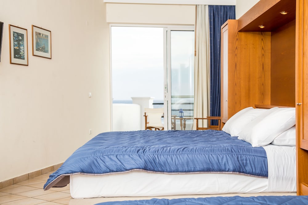 Superior Studio, Sea View, Sea Facing (Triple) photo 3