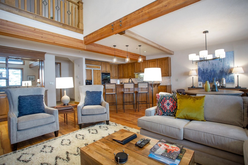 Condo, 3 Bedrooms