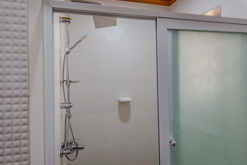 Deluxe Twin Room, 1 Double Bed - Photo 9