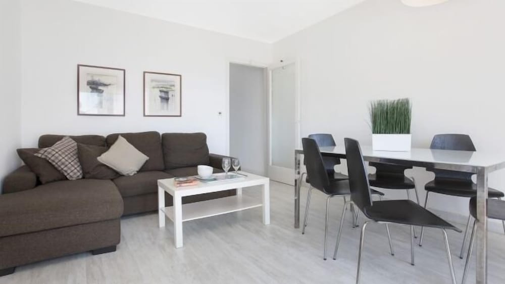 Apartment, 3 Bedrooms, Sea View photo 2