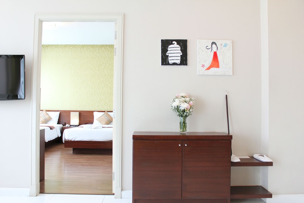 Suite, 1 Double Bed - Photo 5