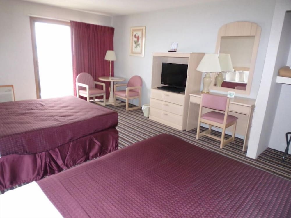 Deluxe Room, 2 Queen Beds, Patio Or Balcony, Lakeside photo 3