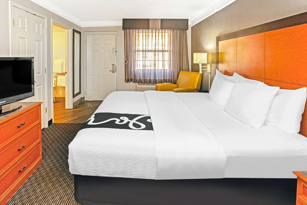 Room, 1 King Bed, Accessible, Non Smoking (Bathtub)