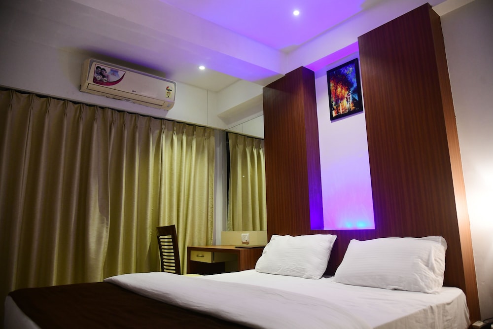 Executive Room - Photo 1