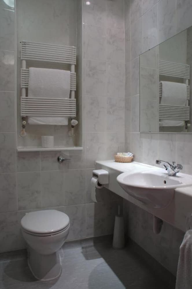 Standard Room, 1 Twin Bed, Non Smoking - Photo 5