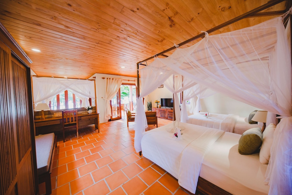 Panorama Family Bungalow with Sea View