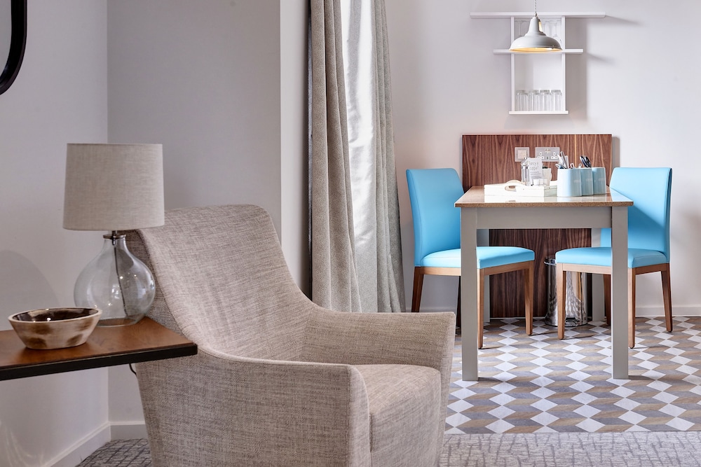 Suite, 1 Bedroom, Kitchen - Photo 3