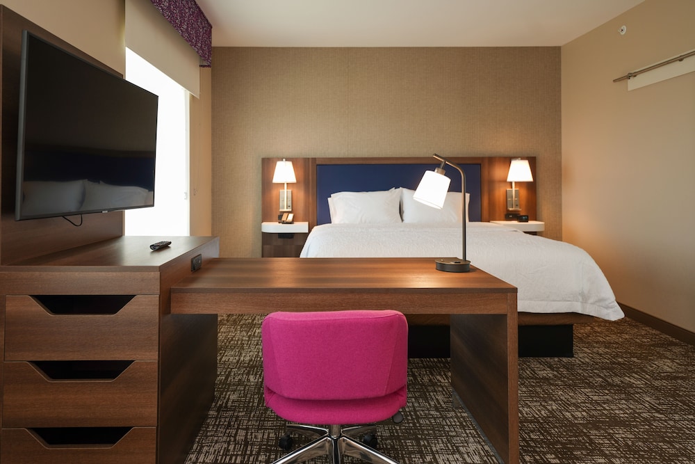 Suite, 1 King Bed, Accessible (Hearing) - Photo 5