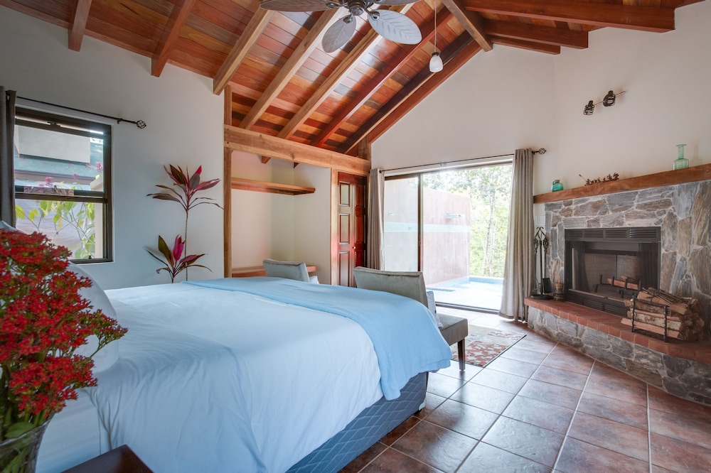 Cloud9 Suite, Private Pool, River View