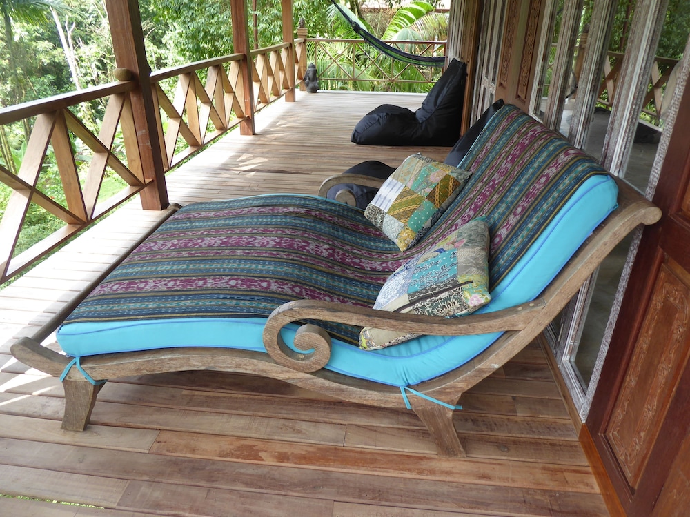 Deluxe Cabin, 1 Queen Bed, Bathtub, Mountainside photo 3
