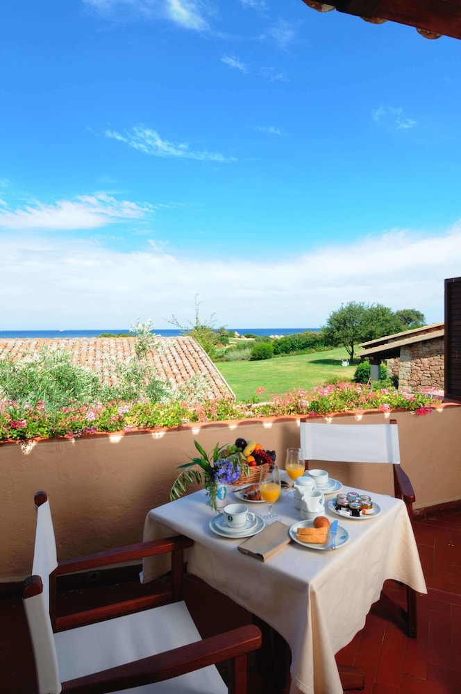 Deluxe Double Room, Partial Sea View - Photo 5