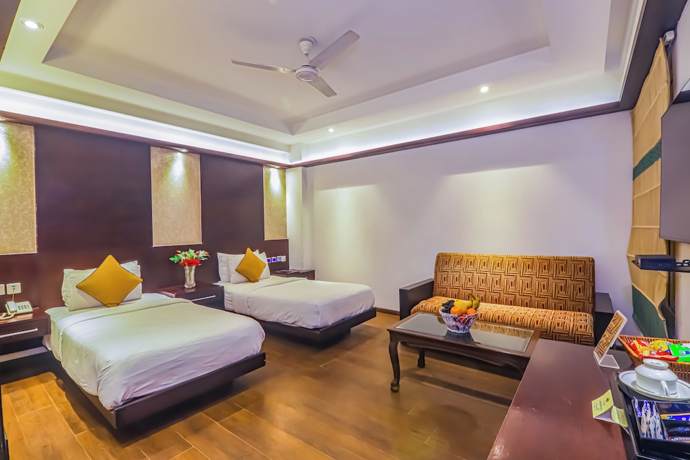 Premier Twin Room, 1 Bedroom - Photo 11