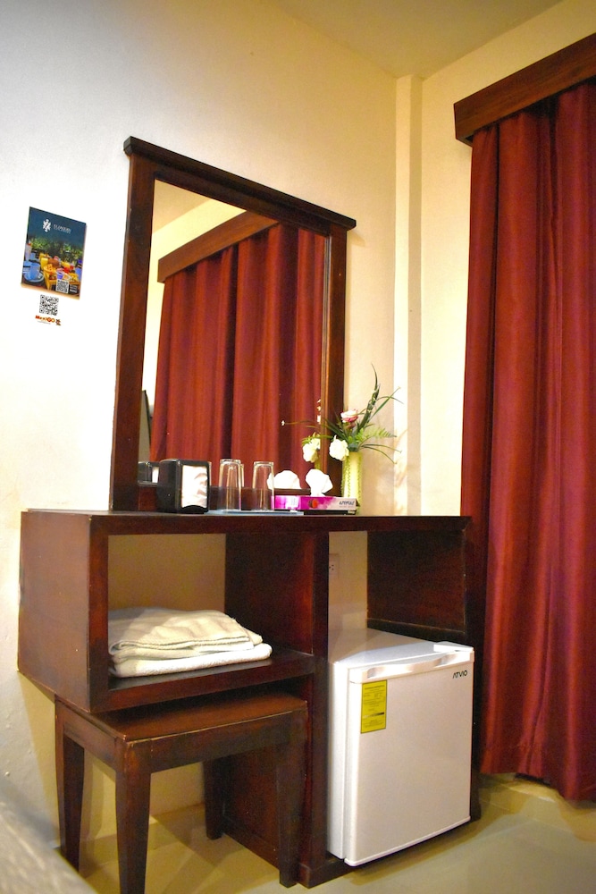Standard Quadruple Room, 2 Double Beds photo 3