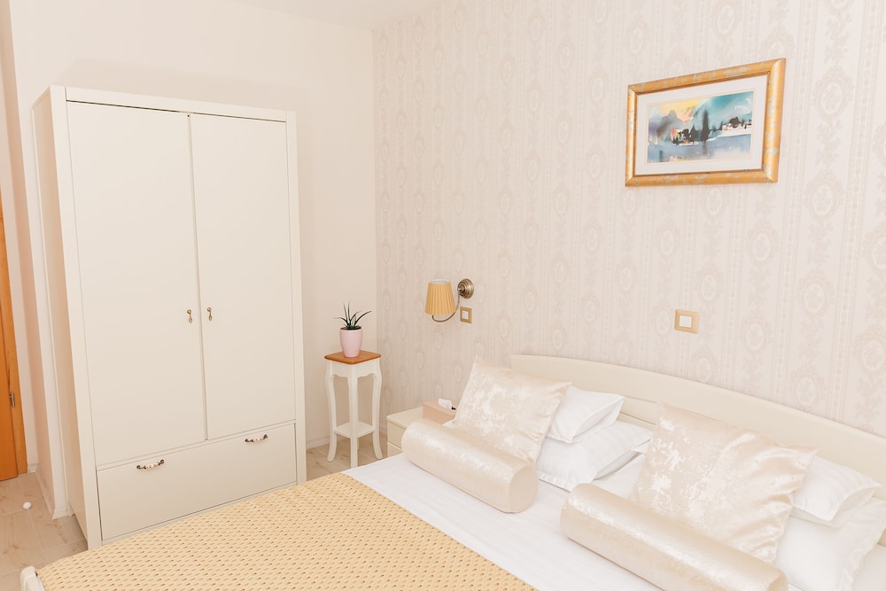 Basic Room photo 3