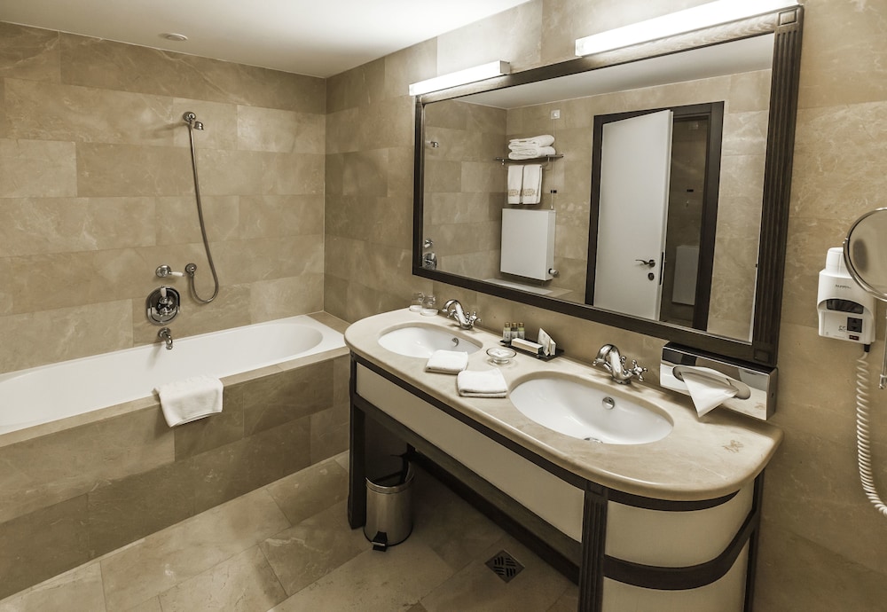 Executive Suite, 1 King Bed photo 3