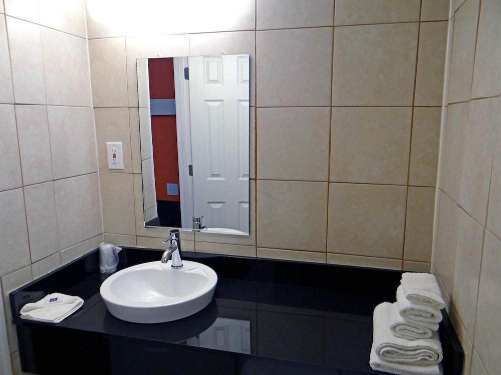 Standard Room, 1 Double Bed, Non Smoking - Photo 4