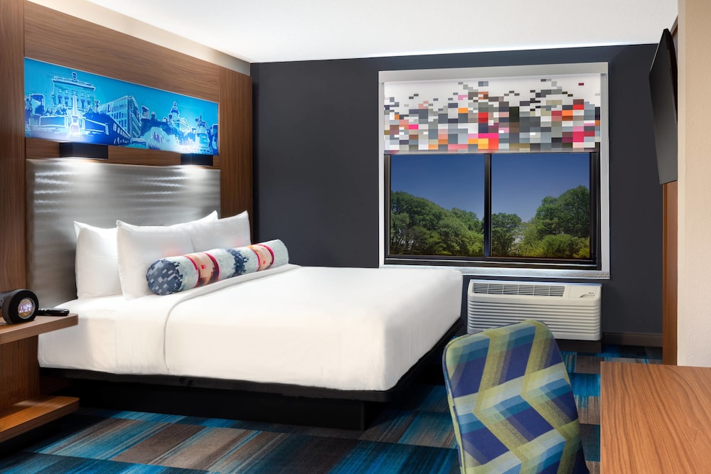 aloft, Room, 1 King Bed - Photo 2