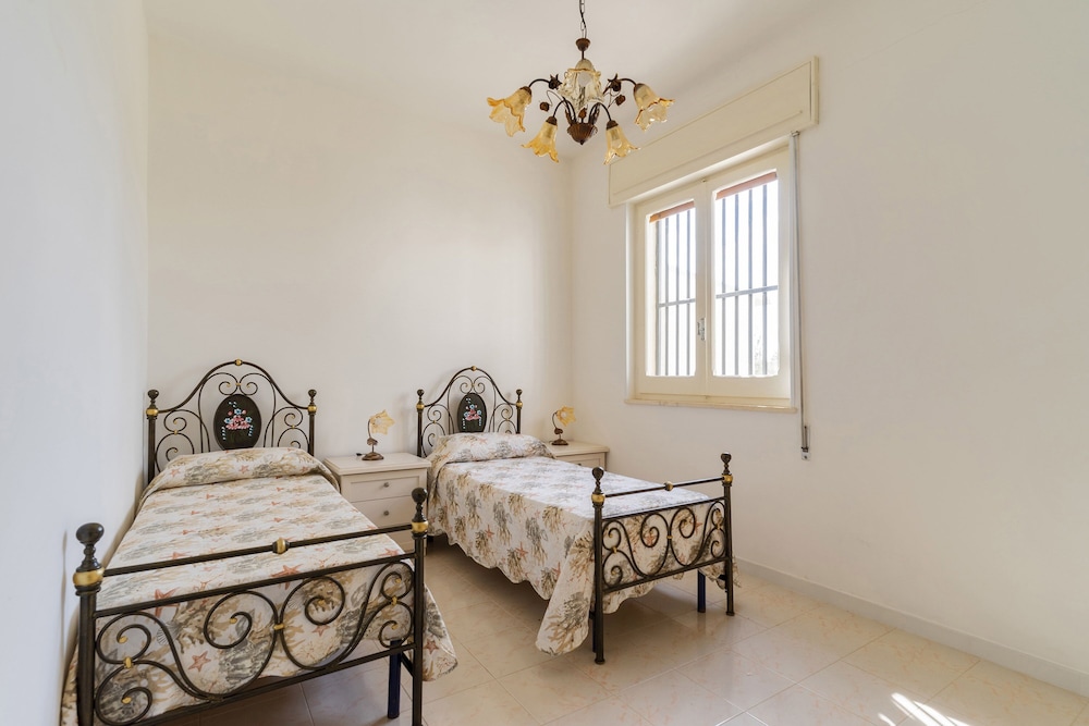 Villa photo 1
