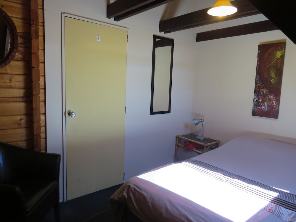 Standard Suite, 1 Bedroom, Non Smoking, Shared Bathroom (Standard Double Room)