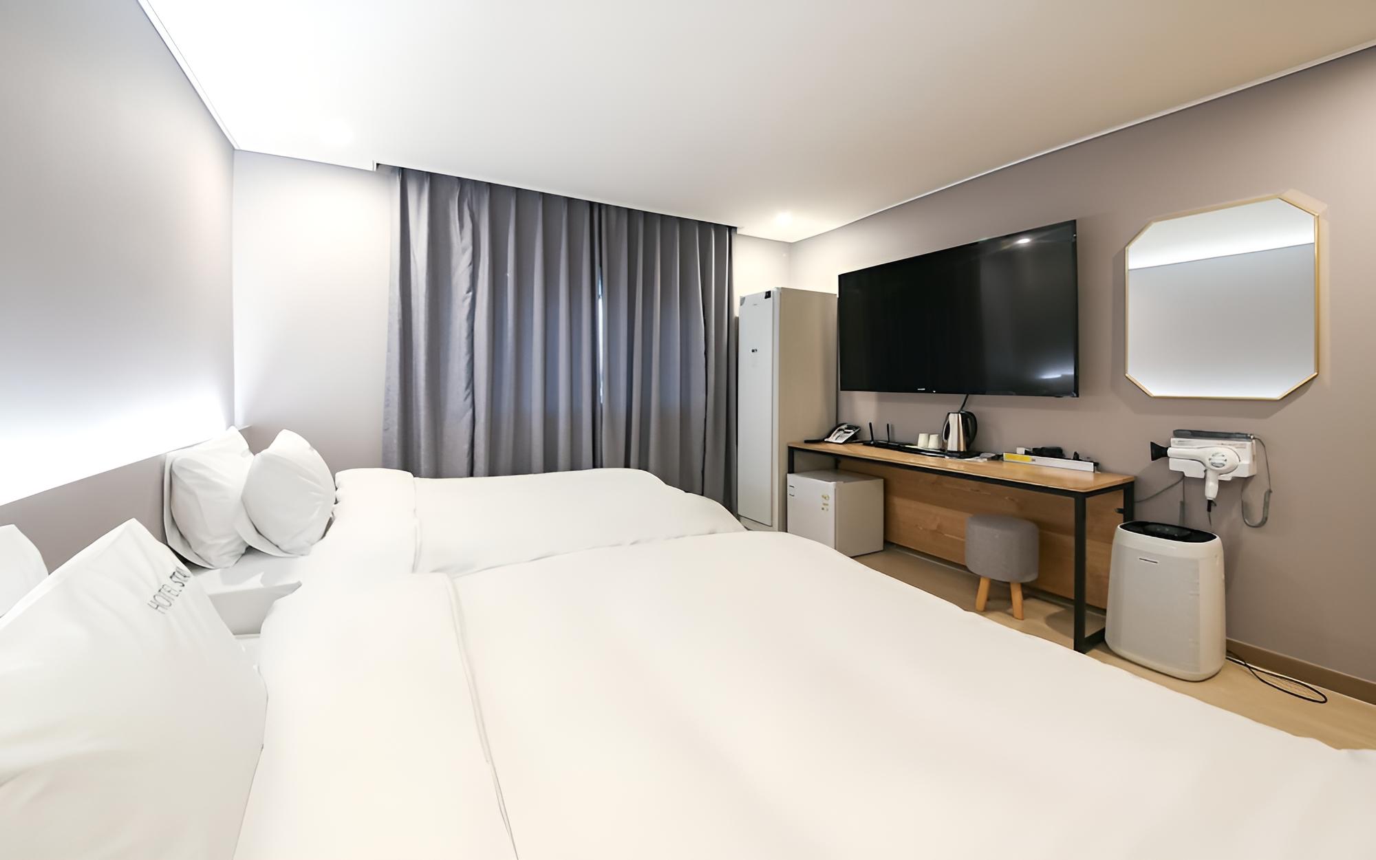 Room (Deluxe Twin (Duck Down Bedding) (4KUH) - Photo 11