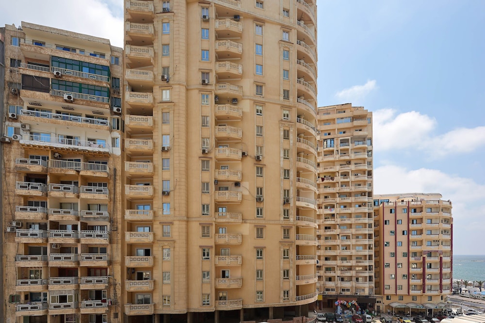 Room, 2 Twin Beds, Smoking, City View (Balcony) - Photo 4