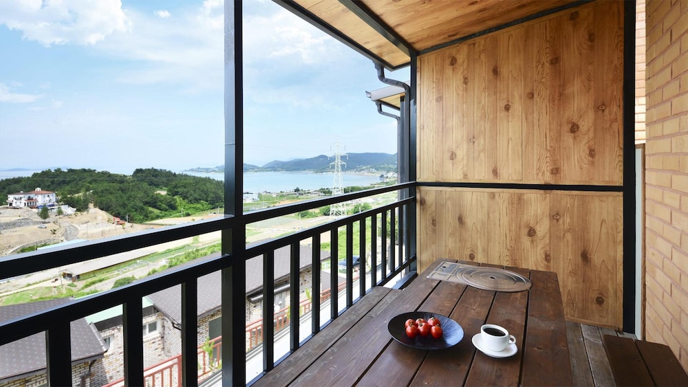 Basic Room, 1 Bedroom (B203(Oceanview)) photo 3