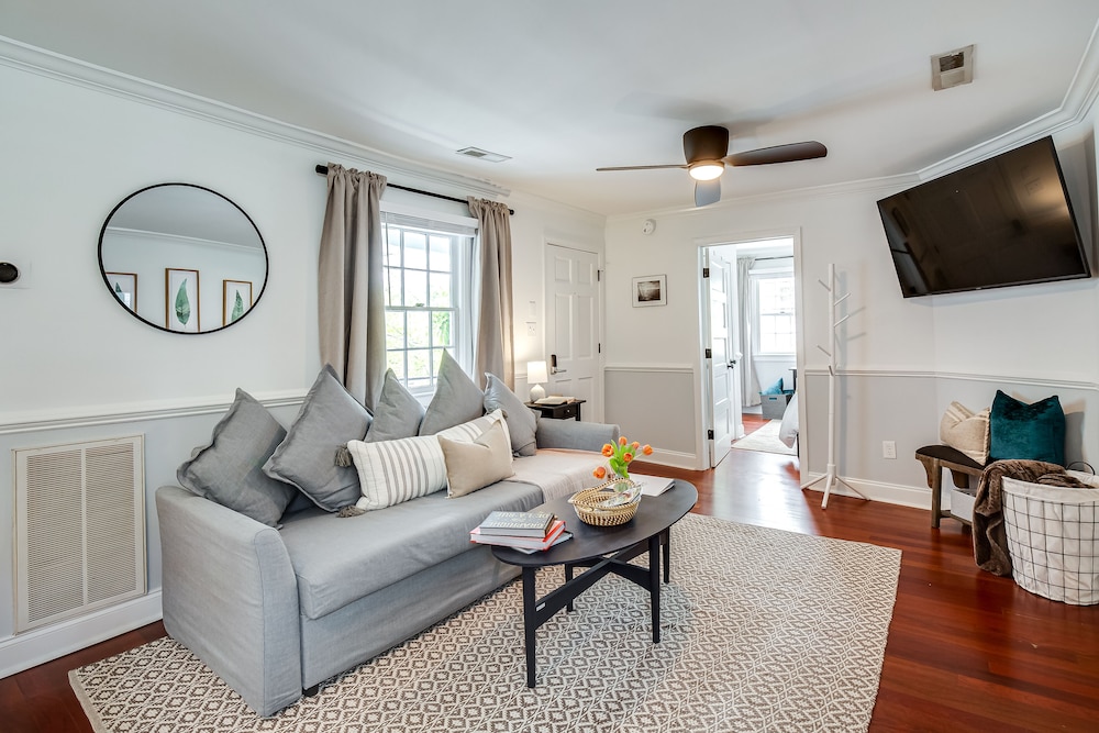 Room, 1 Queen Bed with Sofa bed